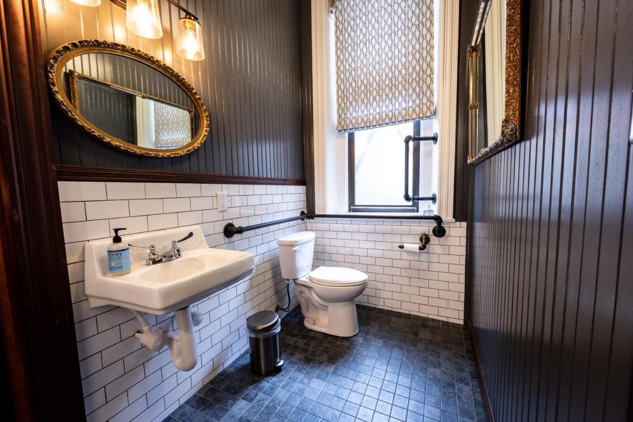 Traveler'S Rest Hotel Питсбърг Екстериор снимка